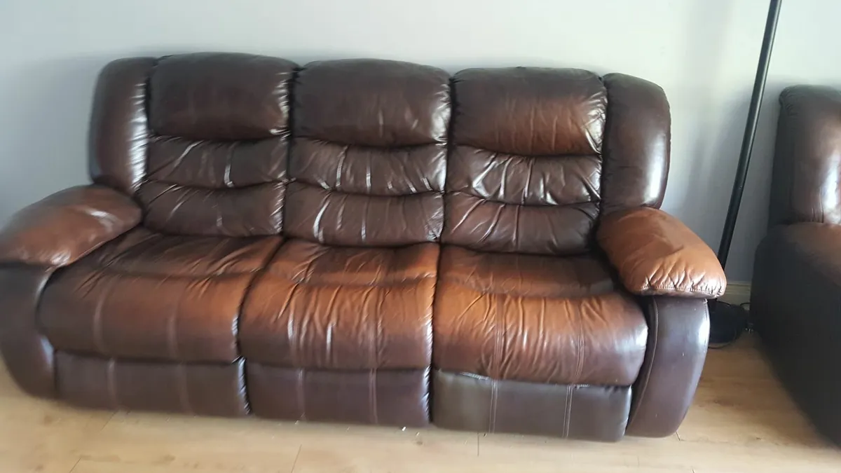 Leather couch - Image 1