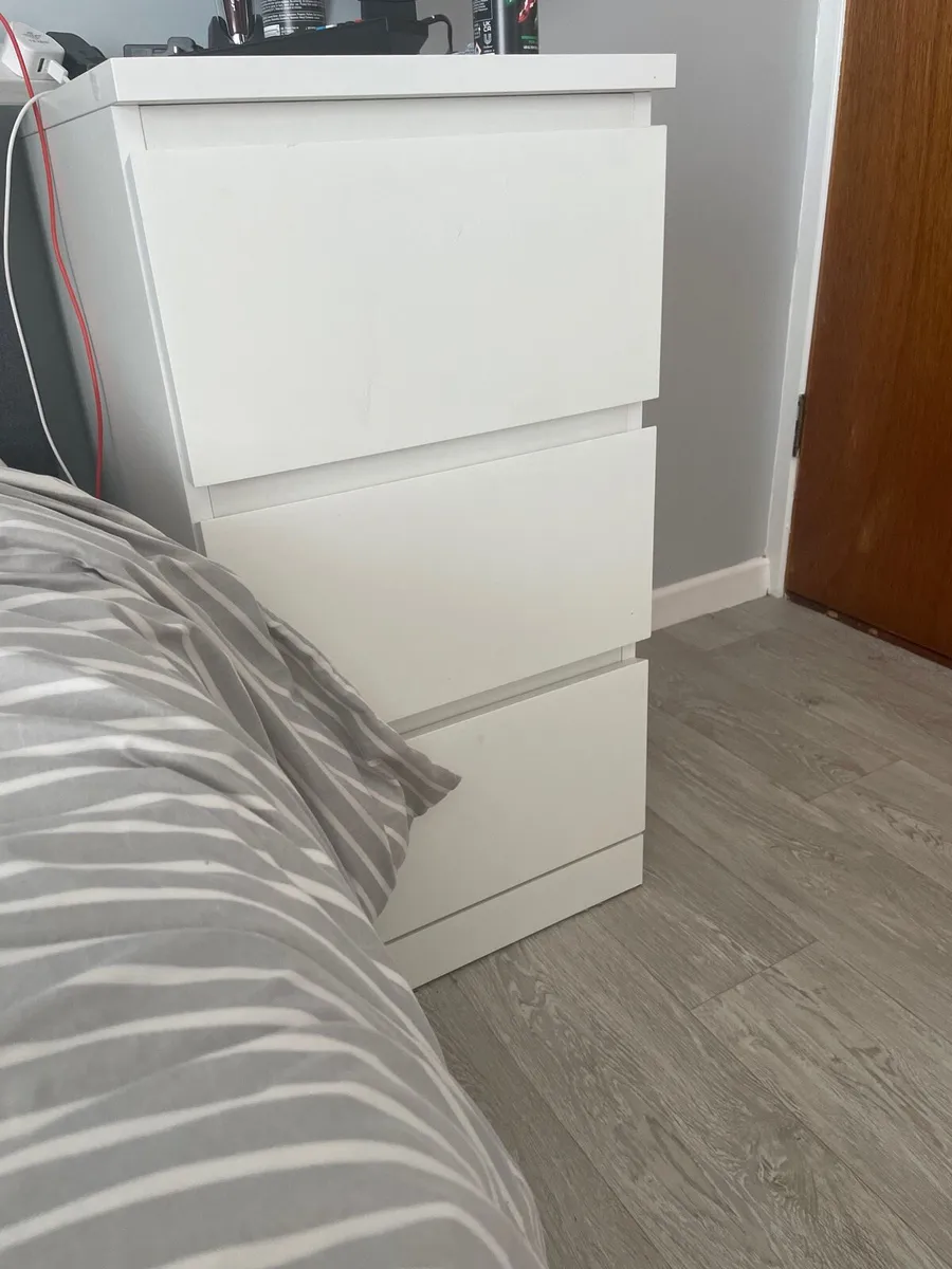 Bedroom drawer set - Image 2
