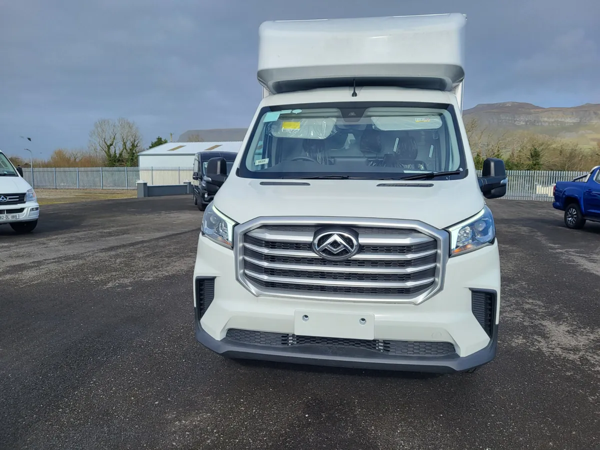 Maxus Deliver 9 Box Body Twin Wheel with Tail Lift - Image 1