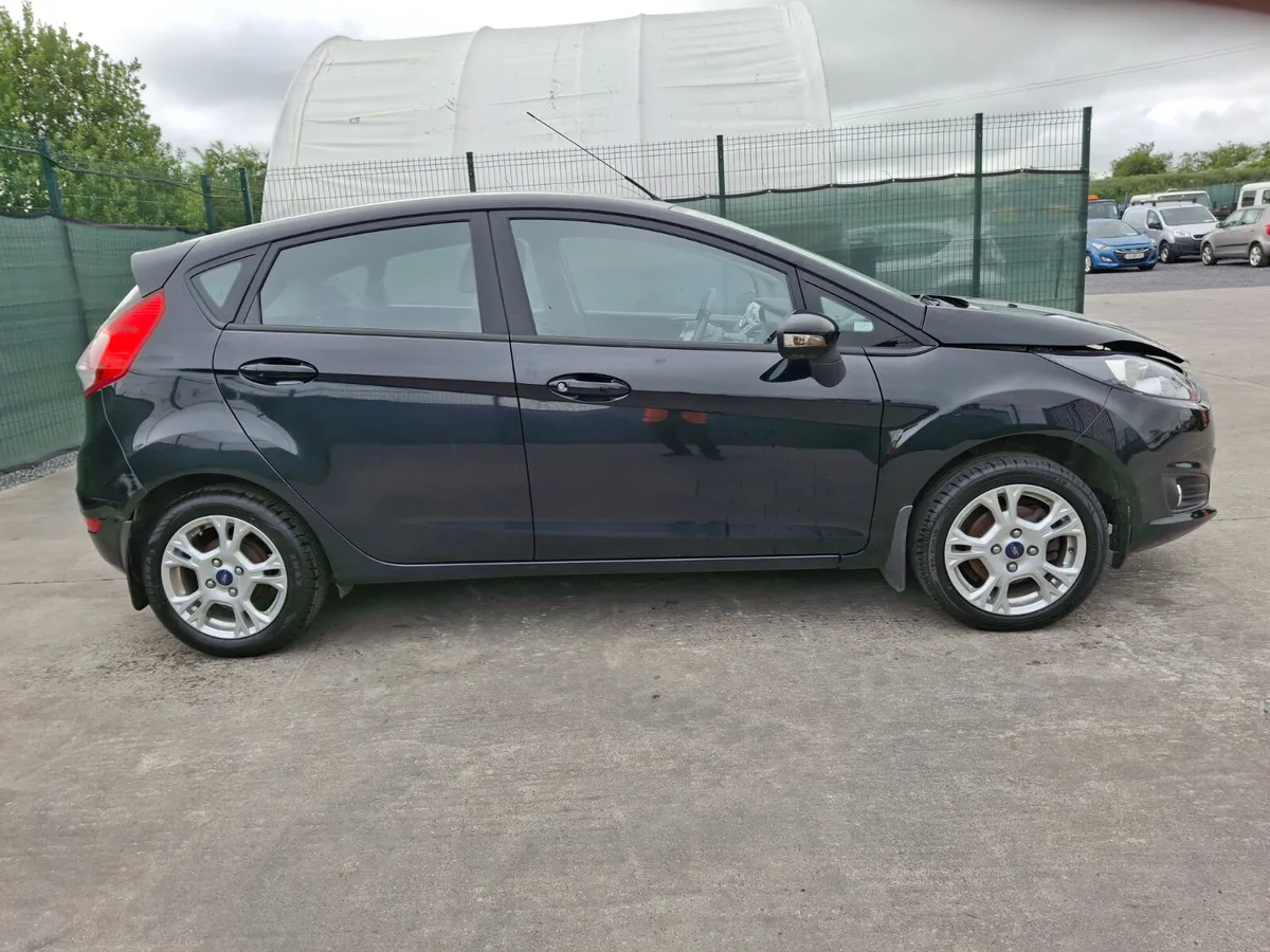 162 Ford Fiesta very light damage - Image 2