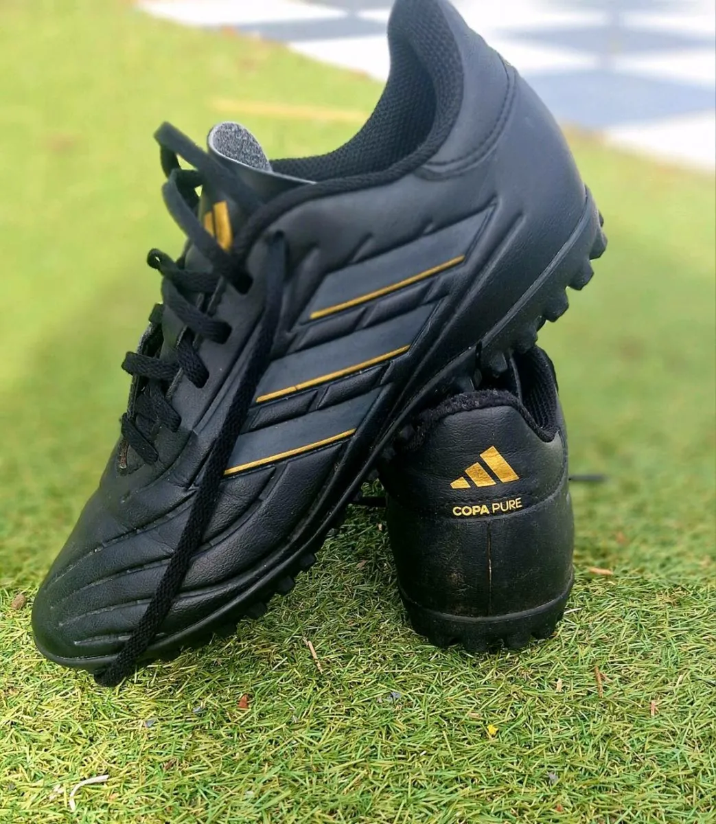 Astro runners Adidas uk6 - Image 3