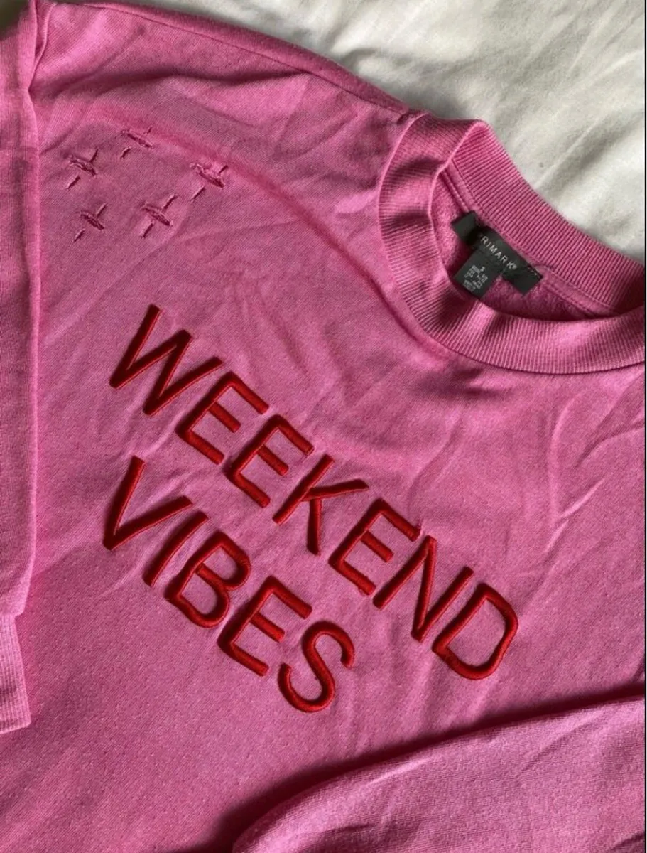 Girl’s/ Woman’s Pink Comfort Sweater Weekend - Image 3