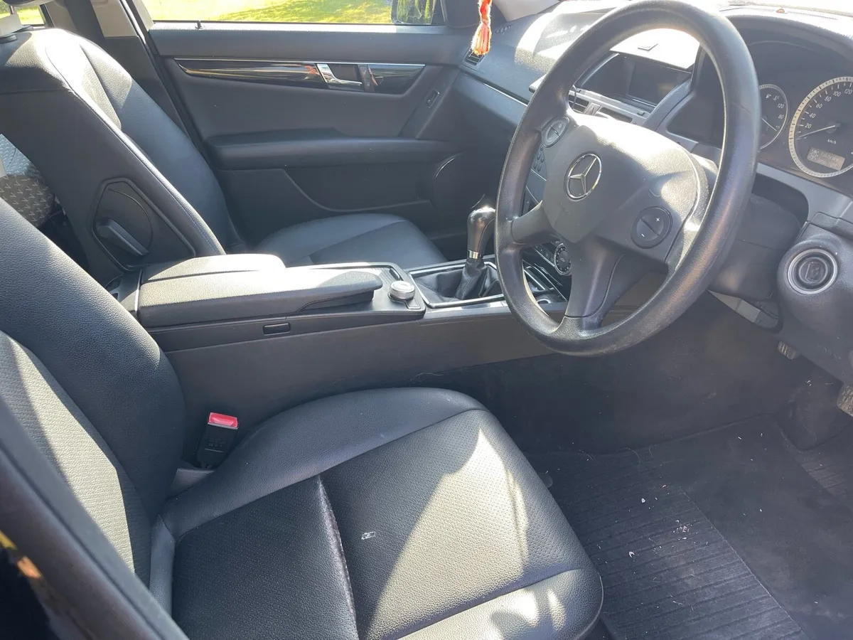 2011 Mercedes Benz C220d low mileage - Image 4