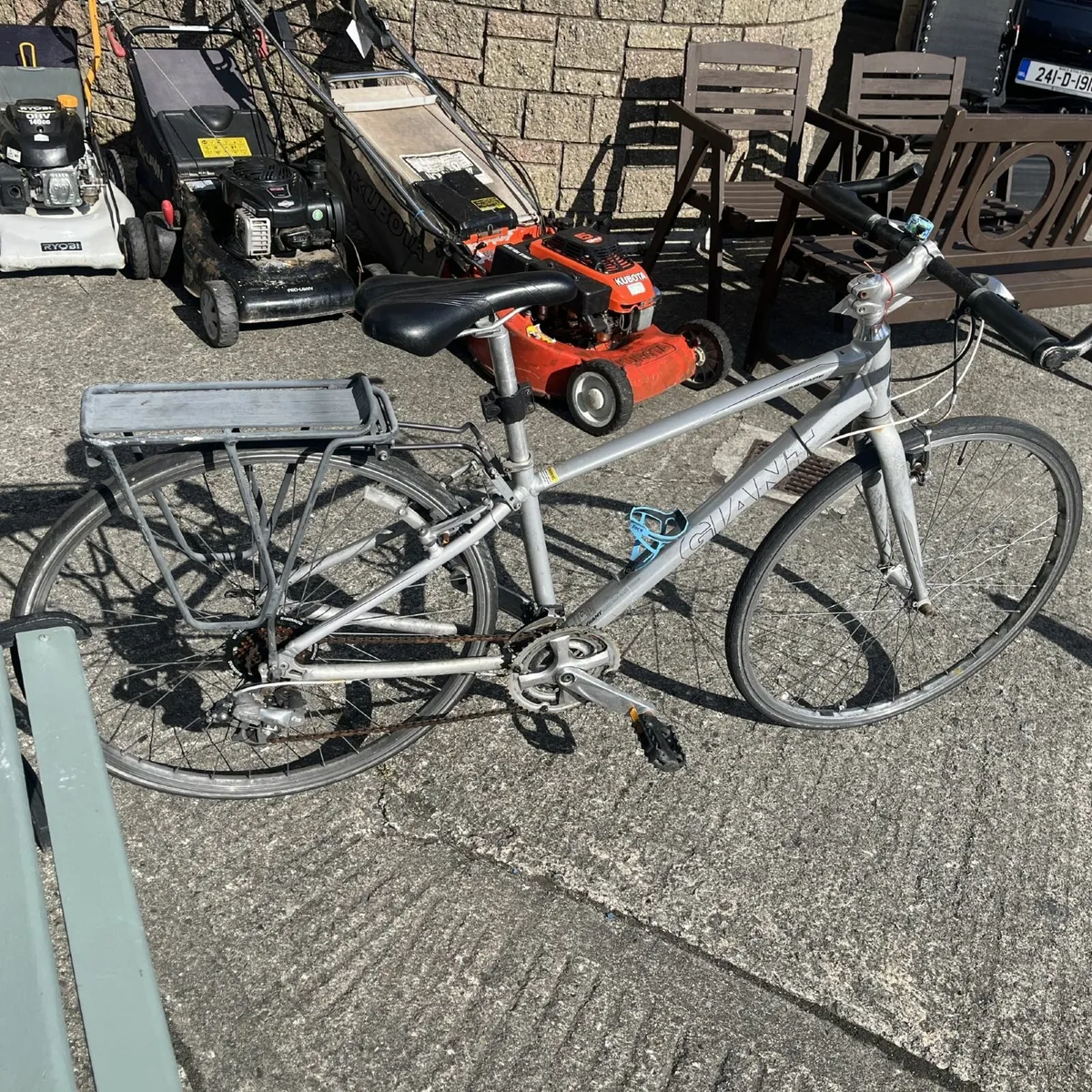 Giant Escape 4 Hybrid City Bike - Image 3
