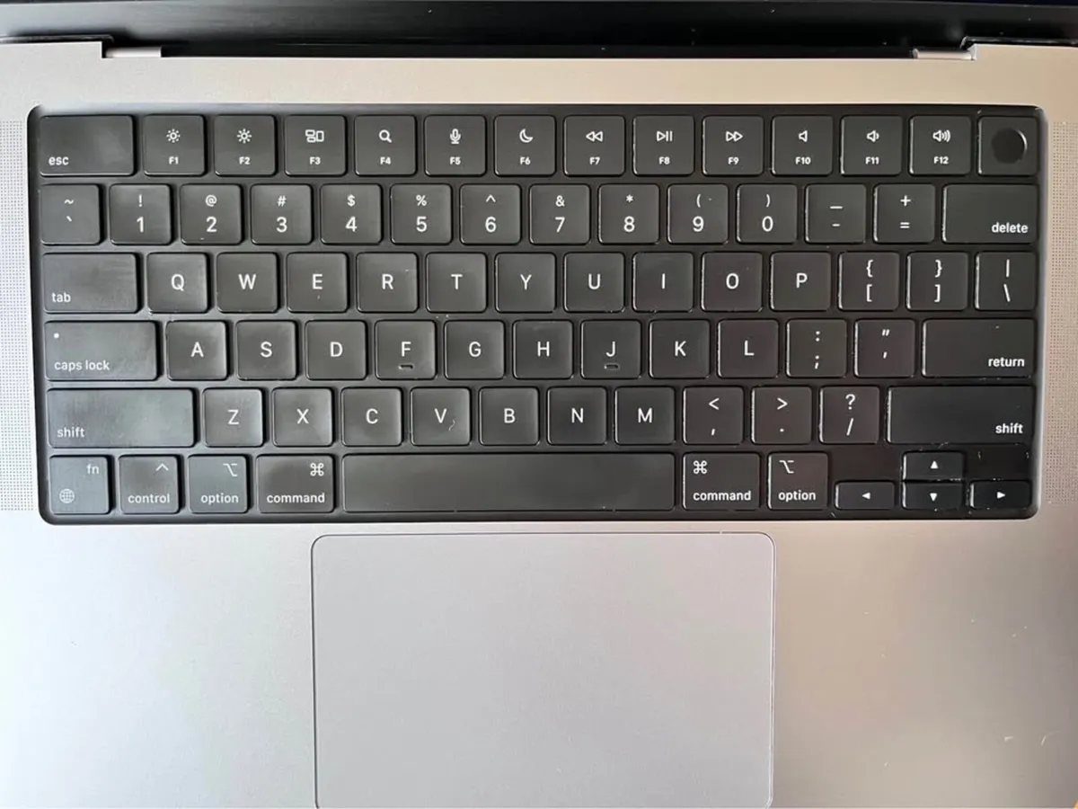 Macbook Pro 14" M1 Max - 32GB 1TB - Image 3
