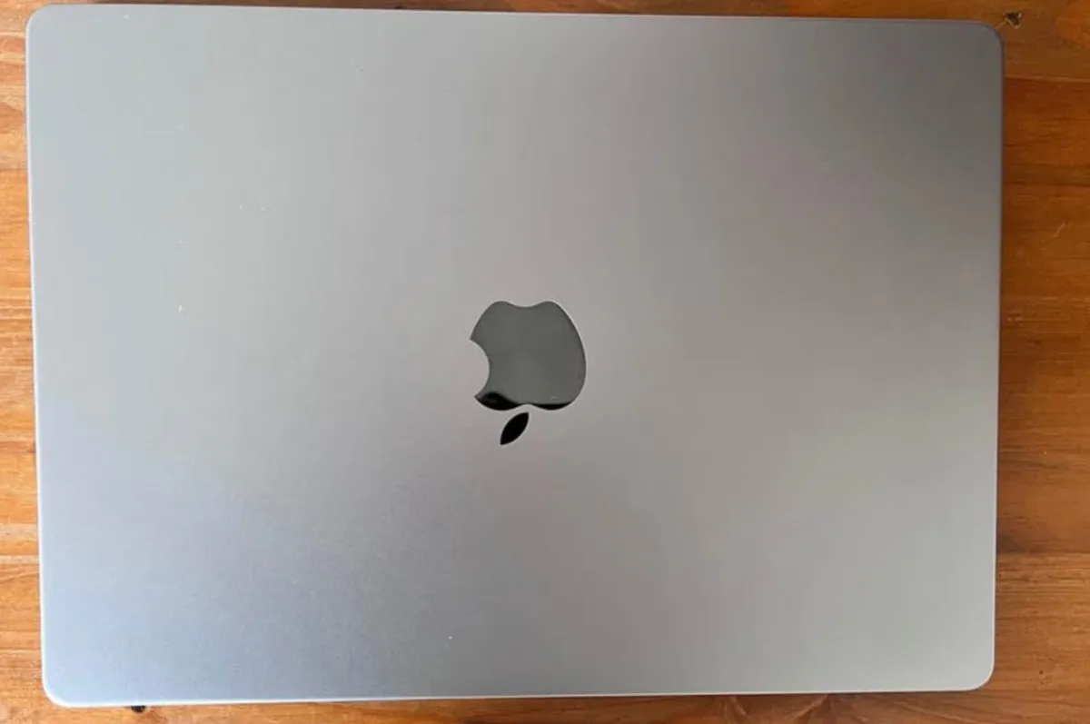 Macbook Pro 14" M1 Max - 32GB 1TB - Image 1