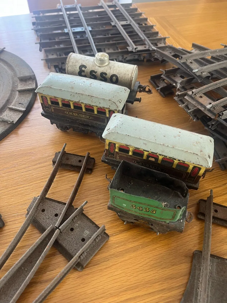 Vintage HORNBY Clockwork Model Railway - Image 4