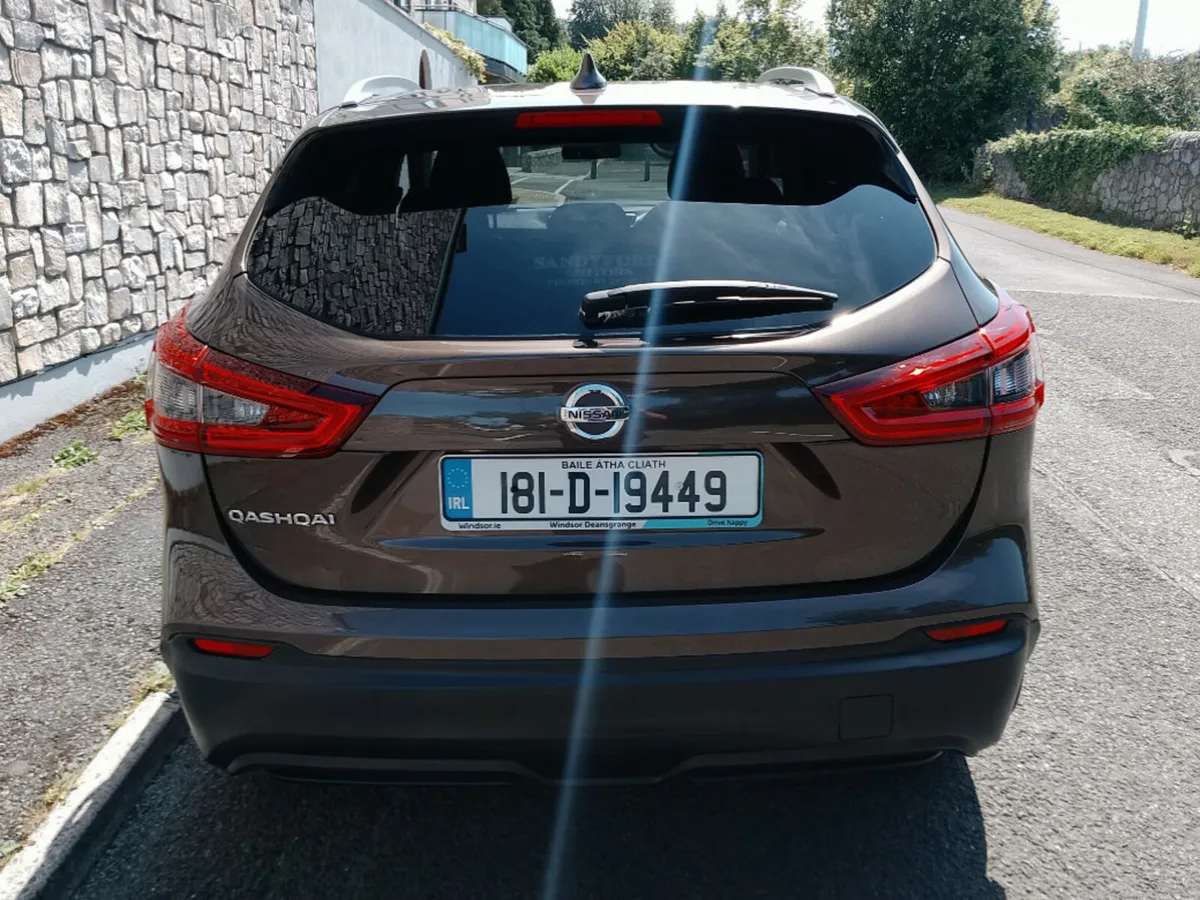 Nissan Qashqai 1.2 SV 18 4DR - Image 2