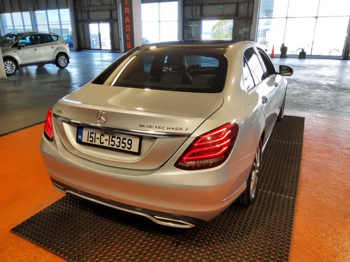 Mercedes-Benz C-Class C 300 Bluetec Hybrid A/T - Image 3