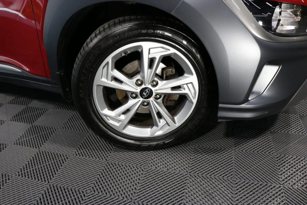 Hyundai Kona Executive 1.0l Petrol Compact SUV - Image 3