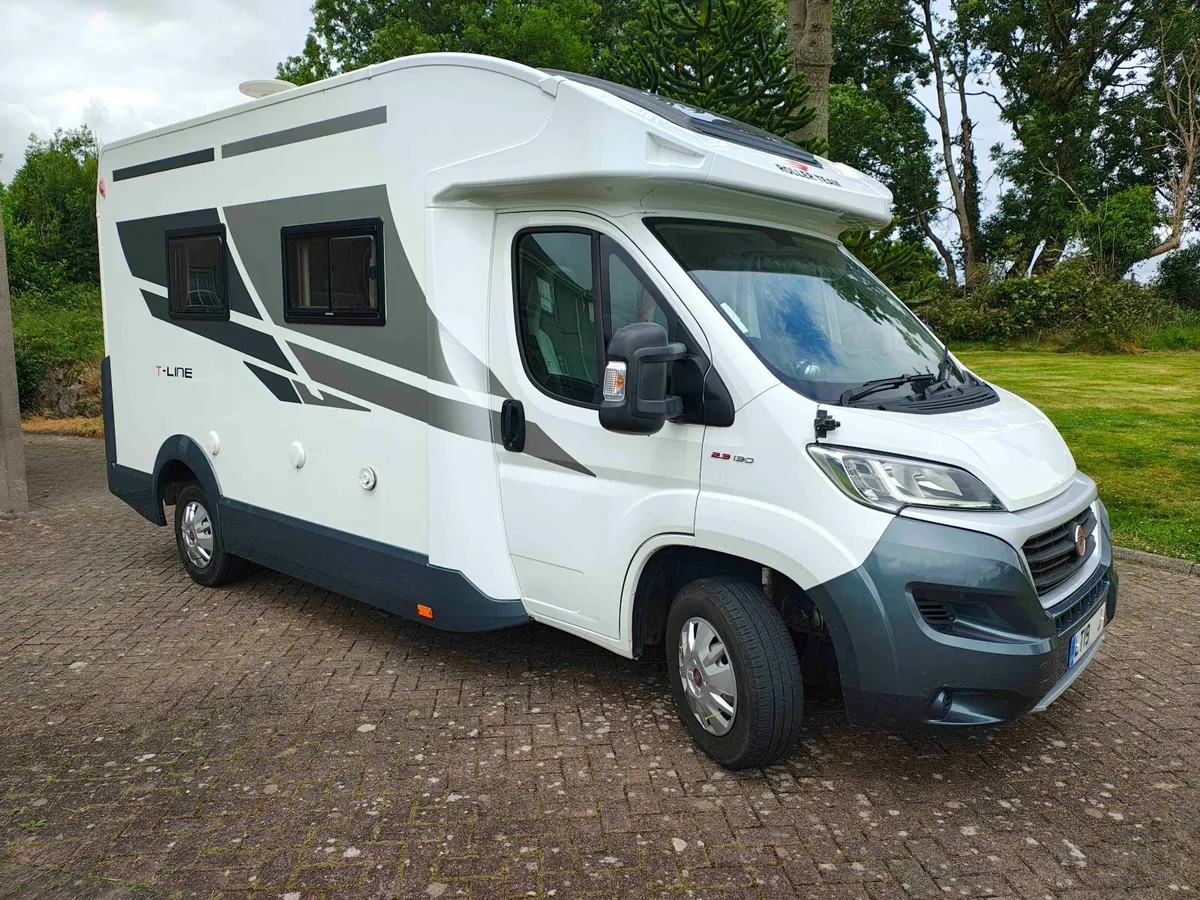 Motor Home Roller Team T-590 - Image 4