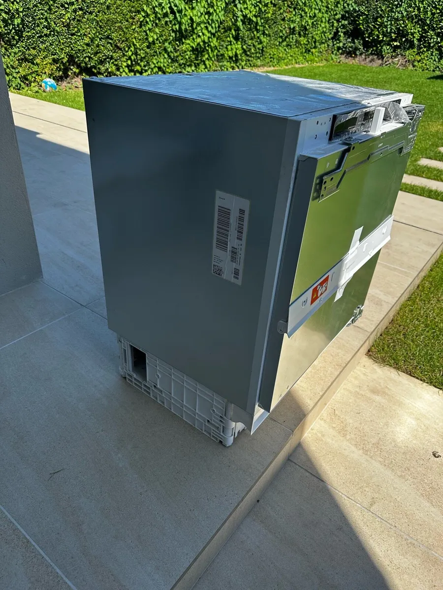 Neff N50 integrated freezer *unused* - Image 2