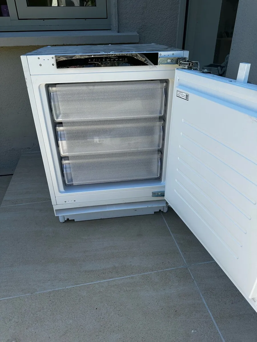 Neff N50 integrated freezer *unused* - Image 3