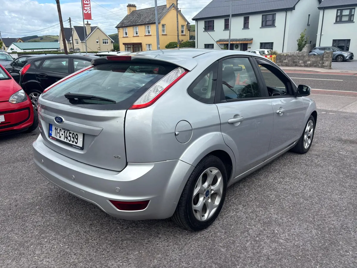 Ford Focus 2011 AUTOMATIC  PETROL  LOW  MILES - Image 2