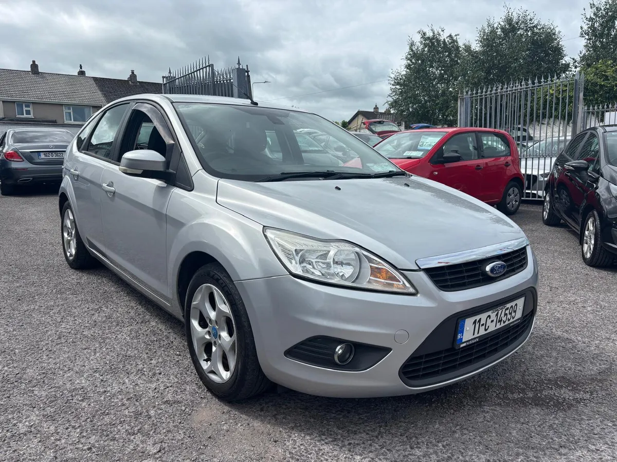 Ford Focus 2011 AUTOMATIC  PETROL  LOW  MILES - Image 1