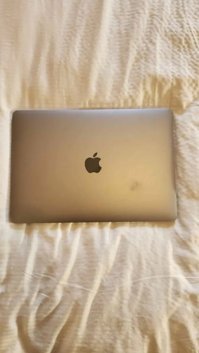 Apple Macbook Pro 13' i5 256gb SSD 8GB RAM - Image 3