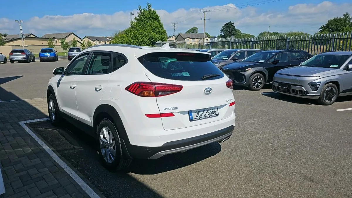 Hyundai Tucson Executive Diesel - Image 3