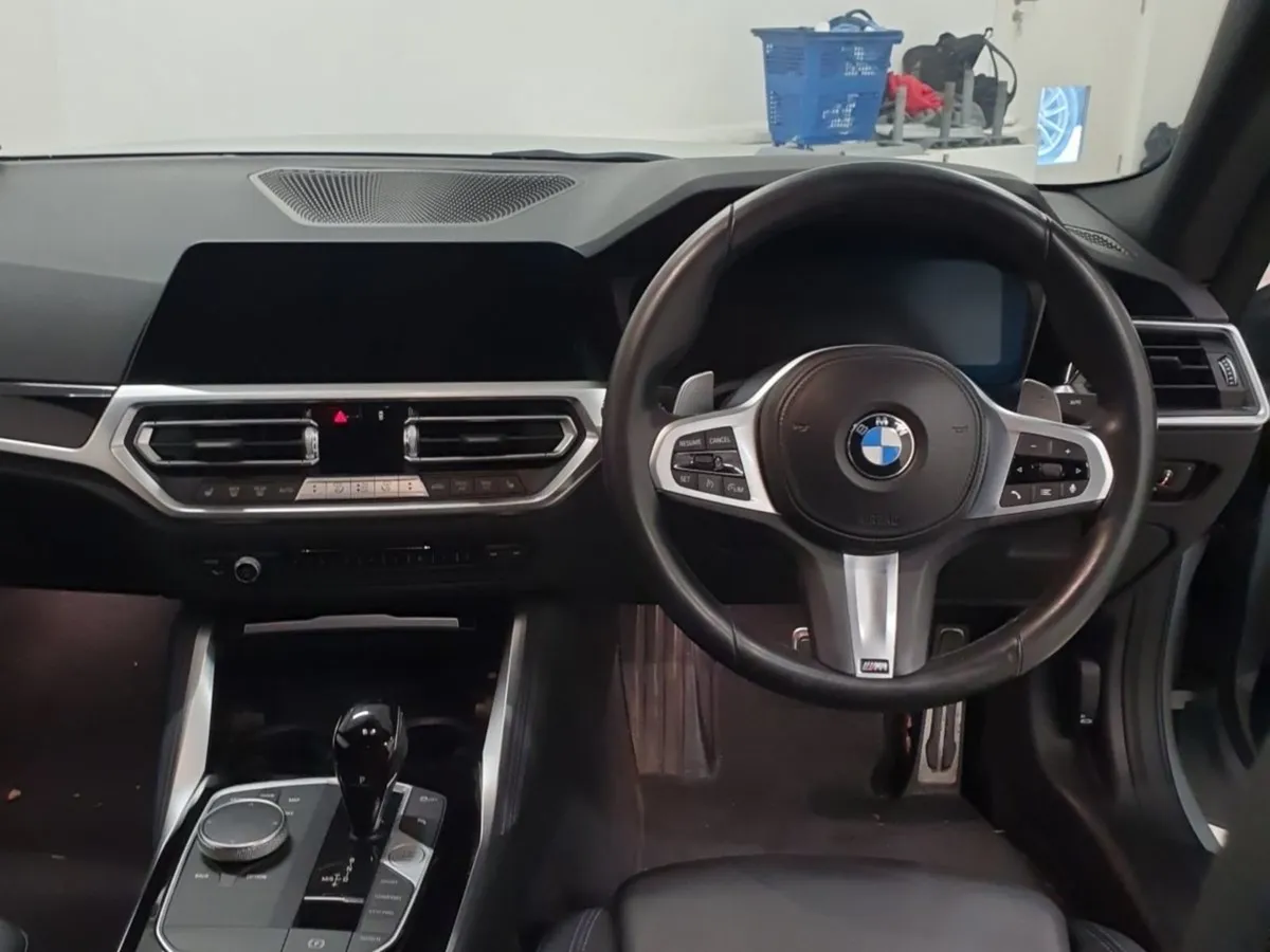 BMW 2 Series 220d M Sport (mht) - Image 4