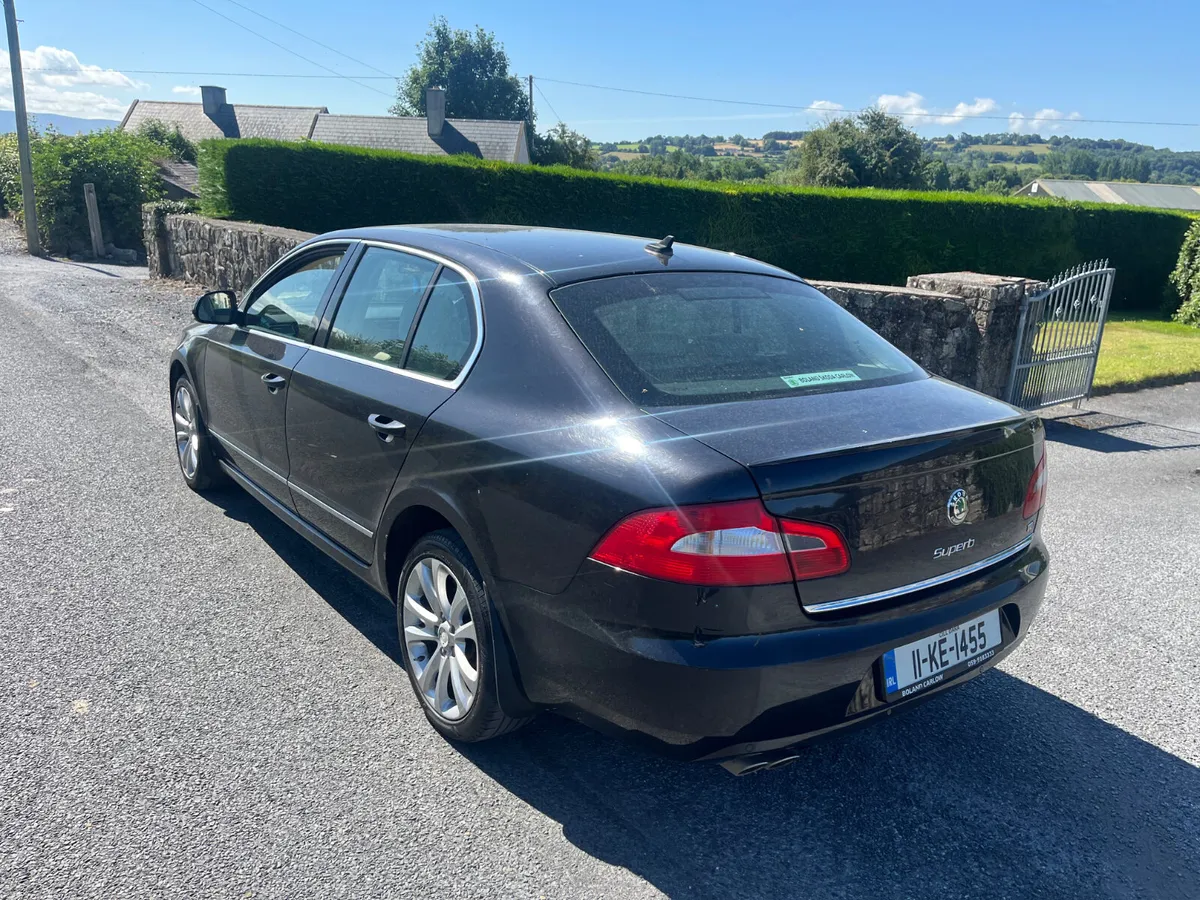 Skoda Superb 2011 2.0 140 bhp - Image 4