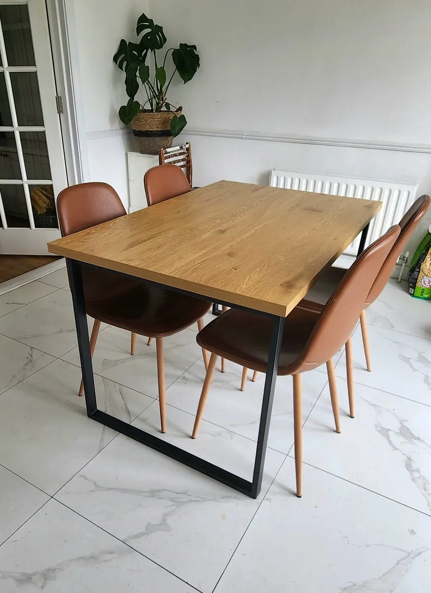 Kitchen Table and Chairs - Image 1