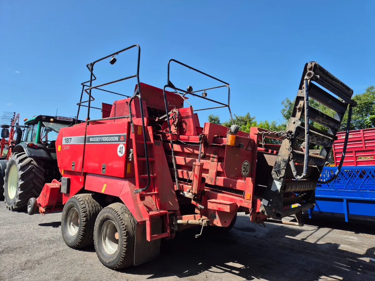 Masses Ferguson 187 baler - Image 3
