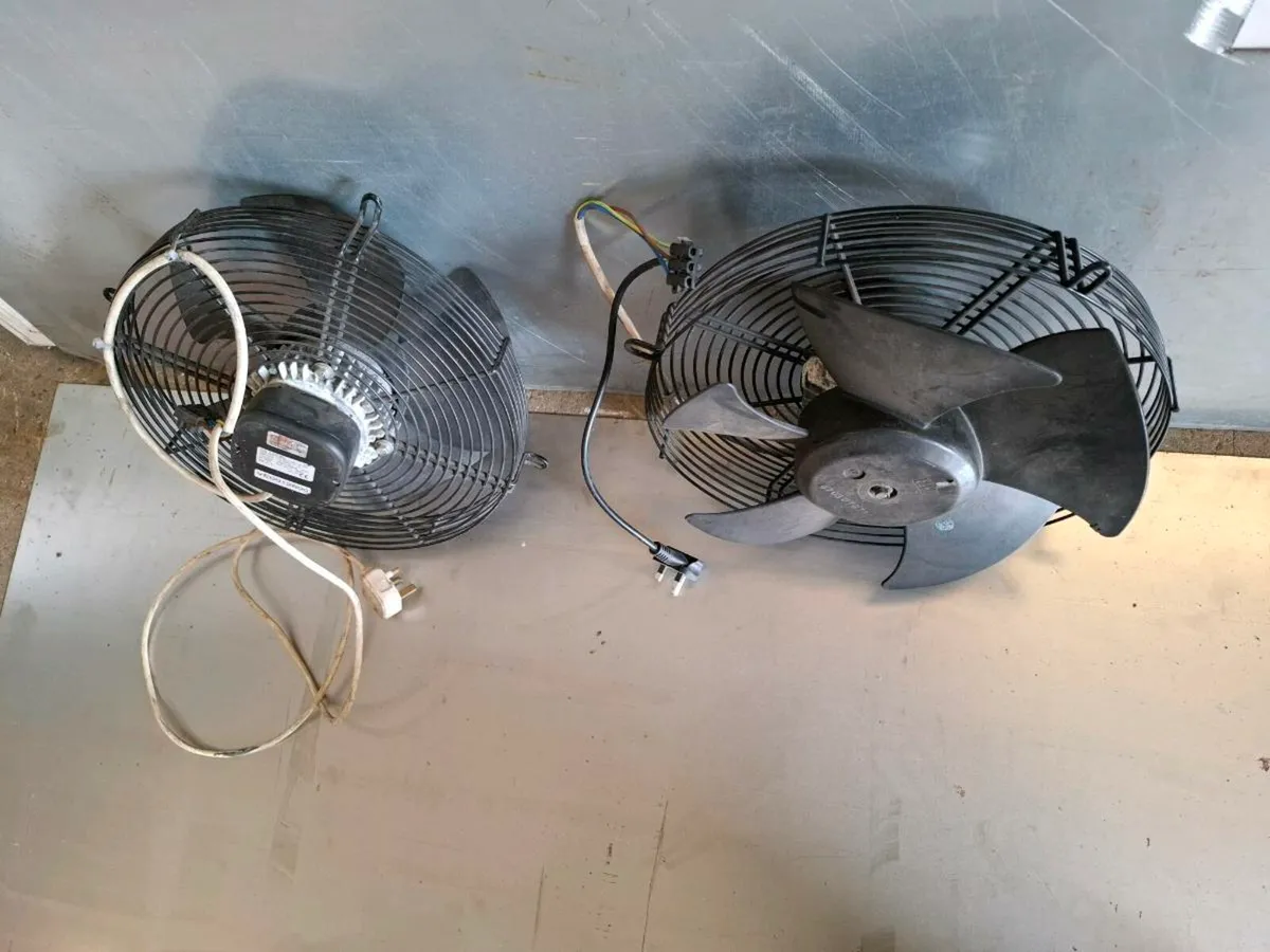 Extractor fans - Image 1
