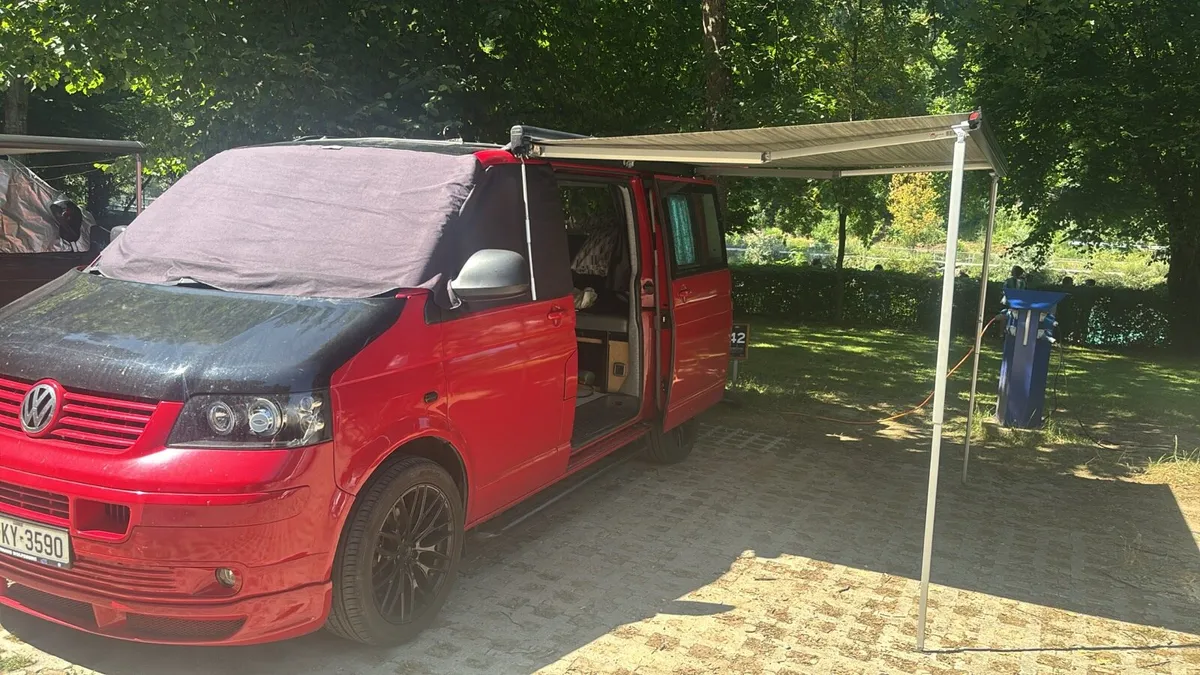 Volkswagon Transporter Campervan - Image 2