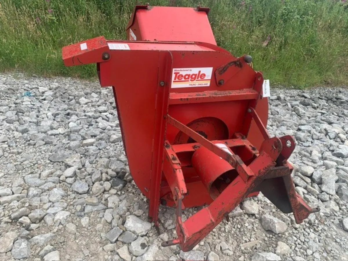 TEAGLE SMALL BALE SHREDDER - Image 2