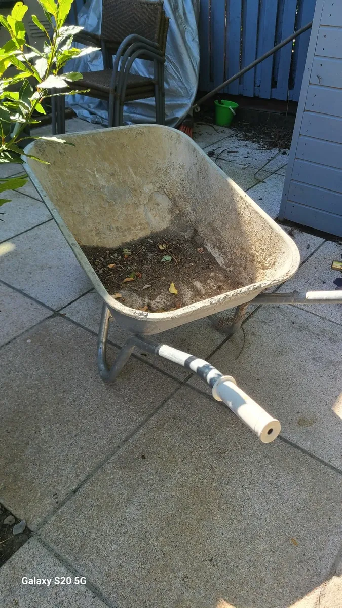 wheel barrow - Image 2