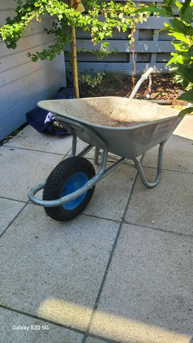 wheel barrow - Image 1