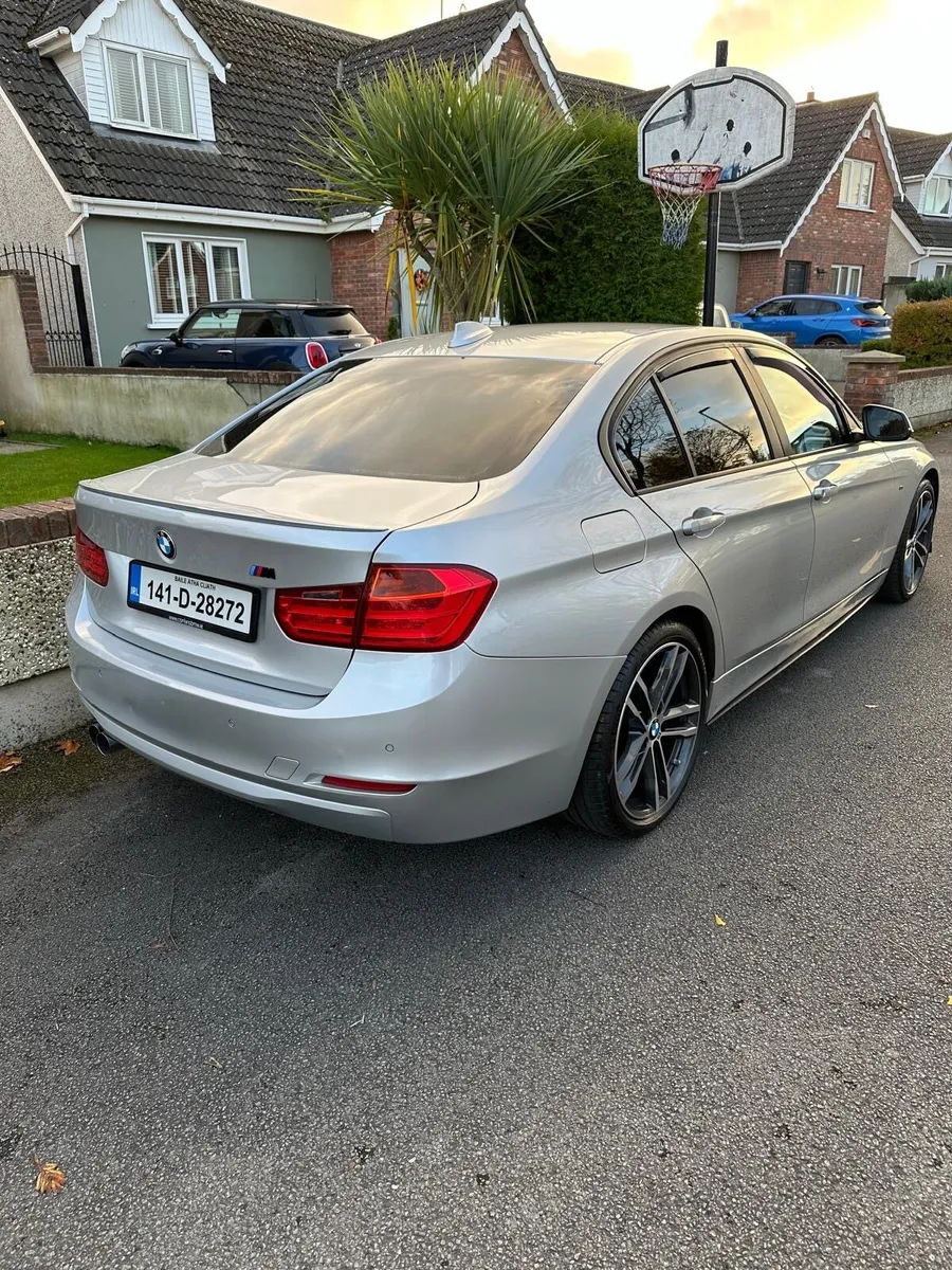 BMW 318D SE AUTO - Image 2
