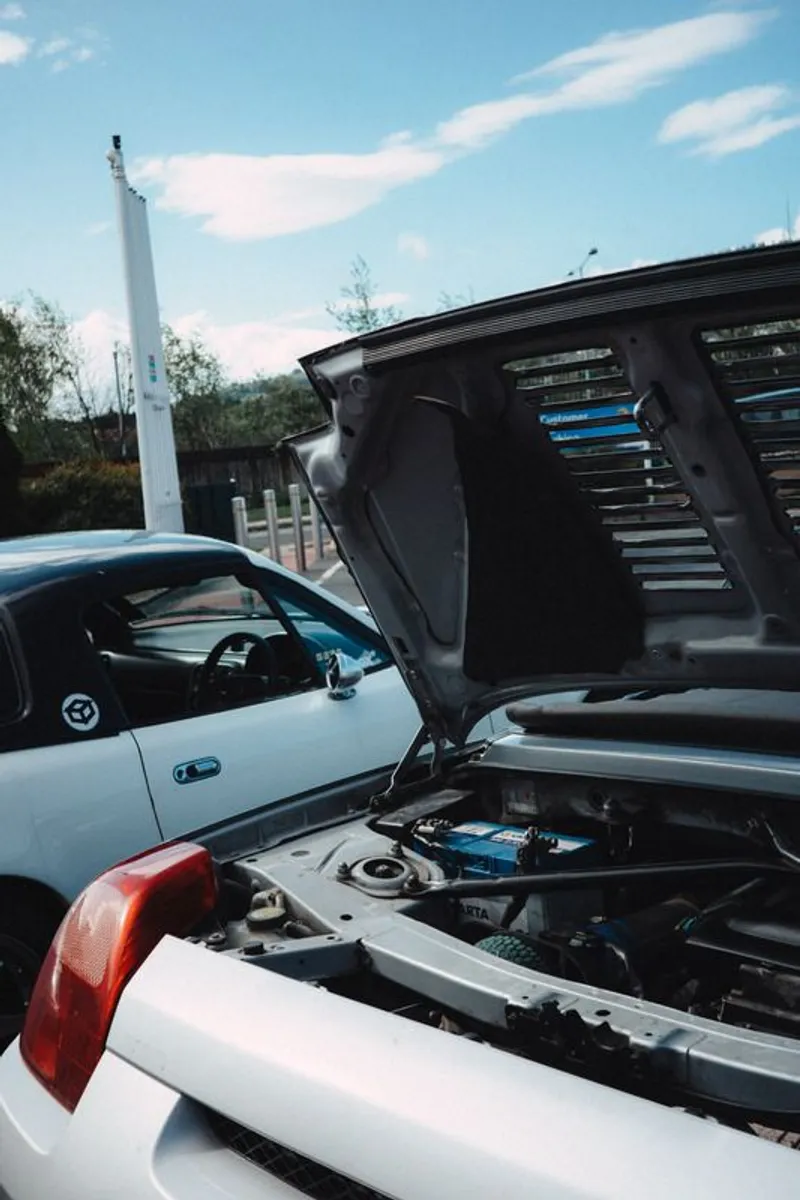 2000 Toyota MR2 - Image 4