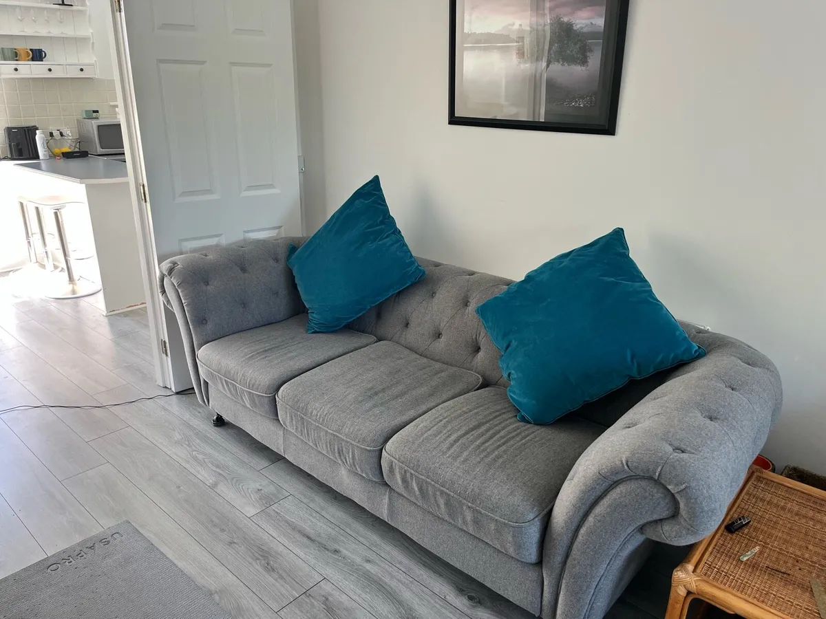 Chesterfield couch - Image 1