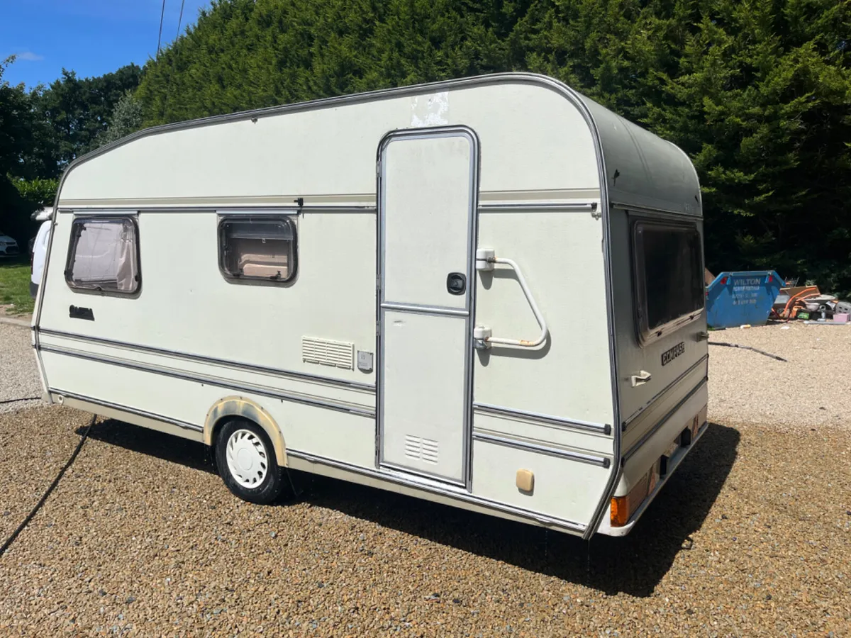 Compass Omega 4 Berth Starter Van For Sale - Image 3