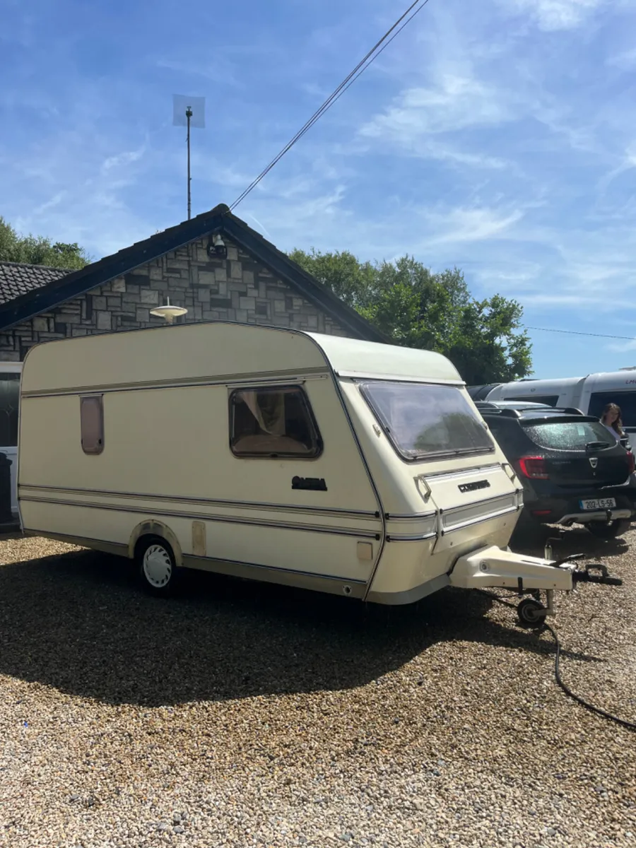 Compass Omega 4 Berth Starter Van For Sale - Image 2