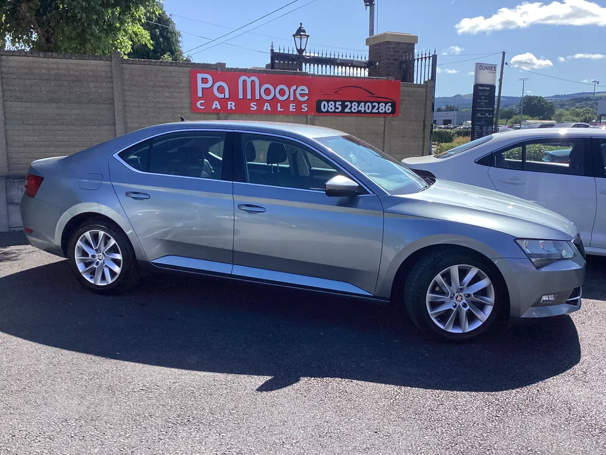 Skoda Superb ** AUTOMATIC - Image 3