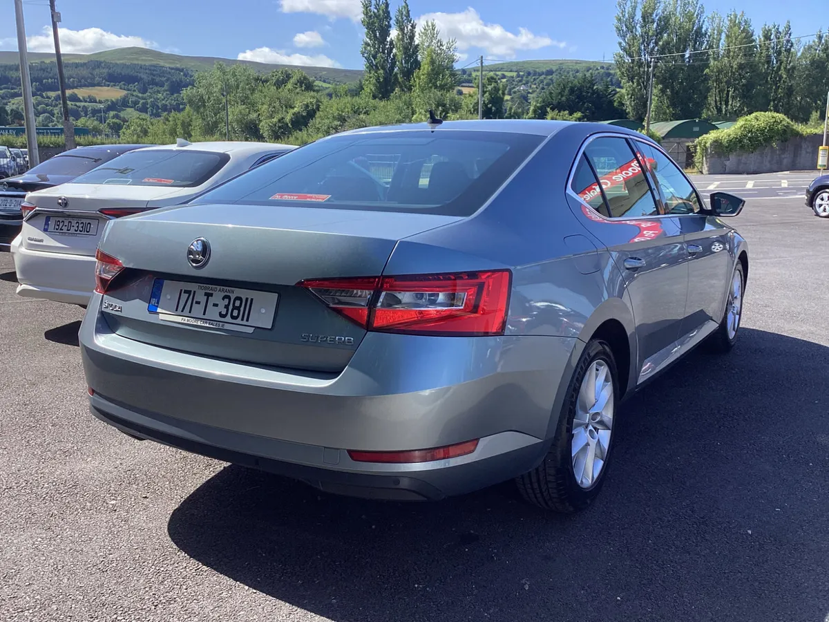 Skoda Superb ** AUTOMATIC - Image 4
