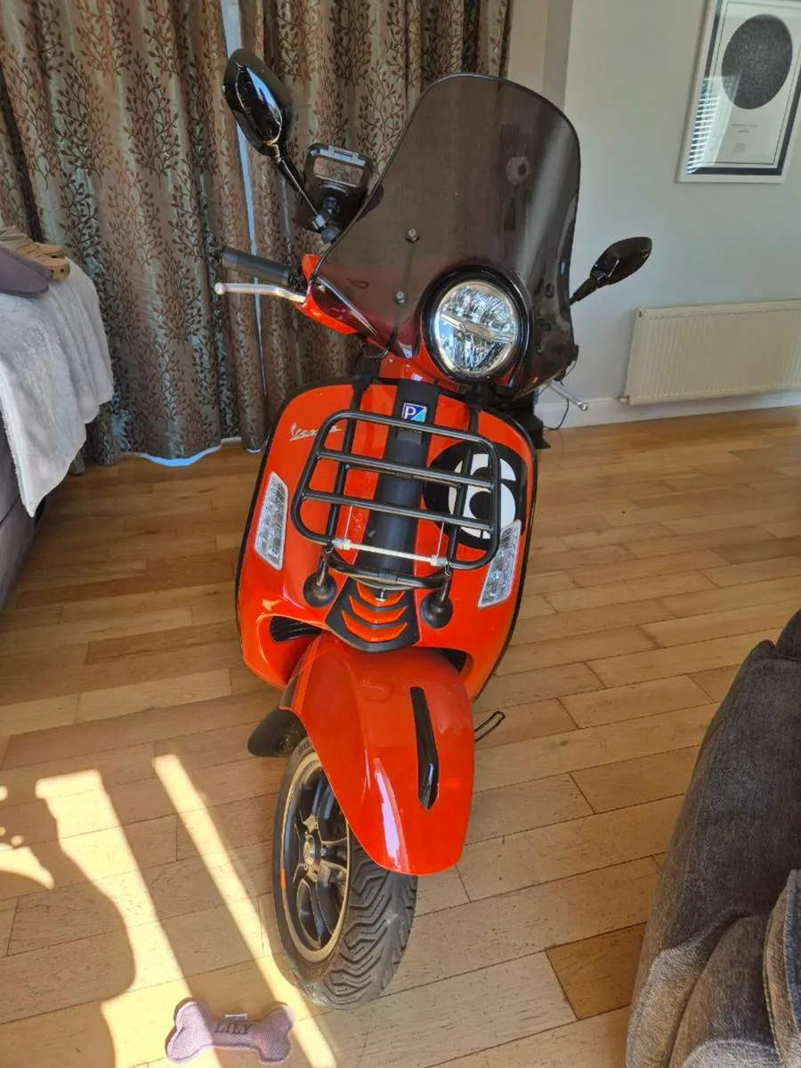 Vespa 300 gts Super Sport - Image 1