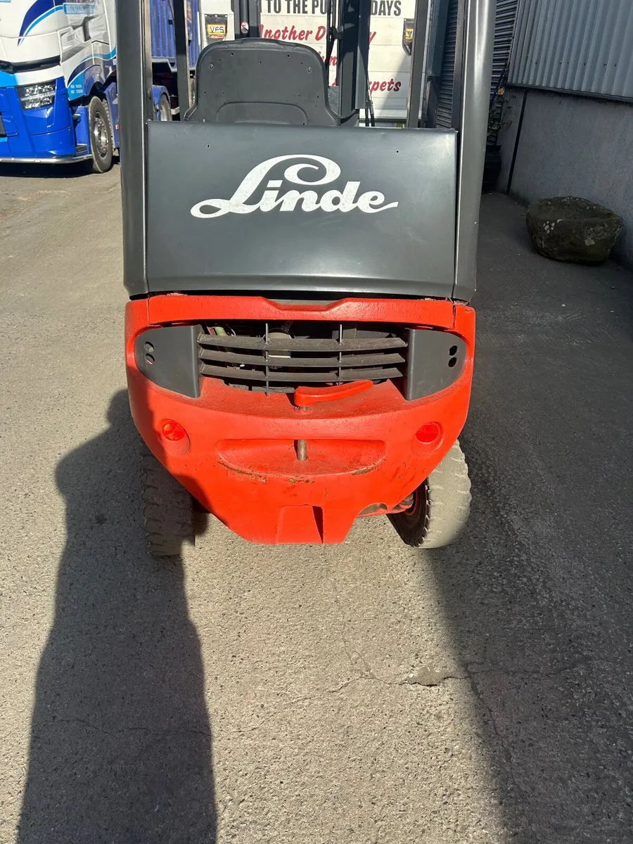 Forklift - Image 4