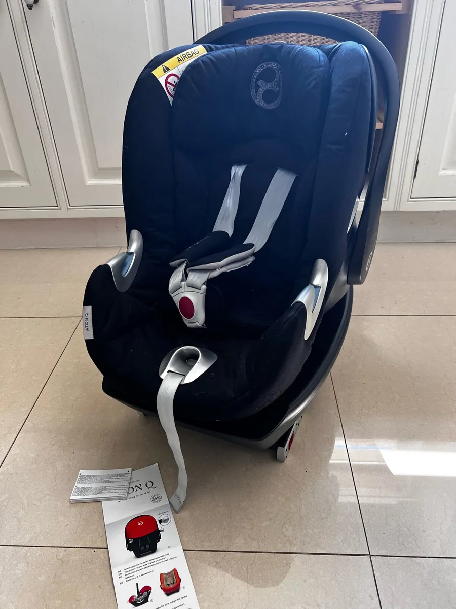 Cybex car seat and isofix base - Image 4