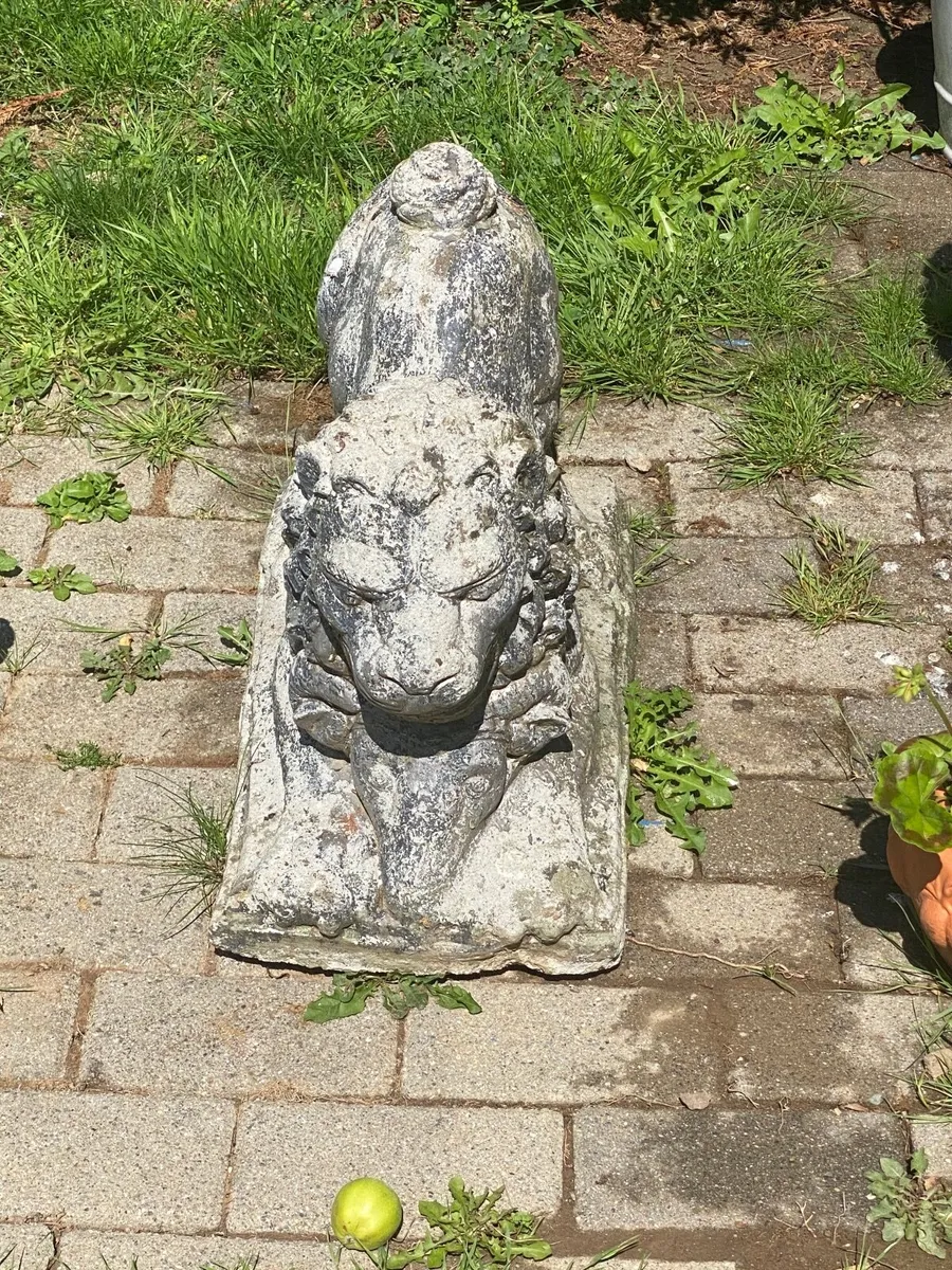 Garden statue lions pair - Image 3