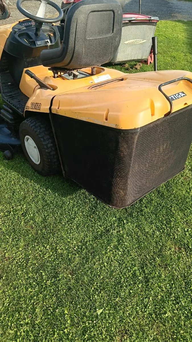 Stiga 22hp twin, hydrostatic with 4ft deck - Image 2