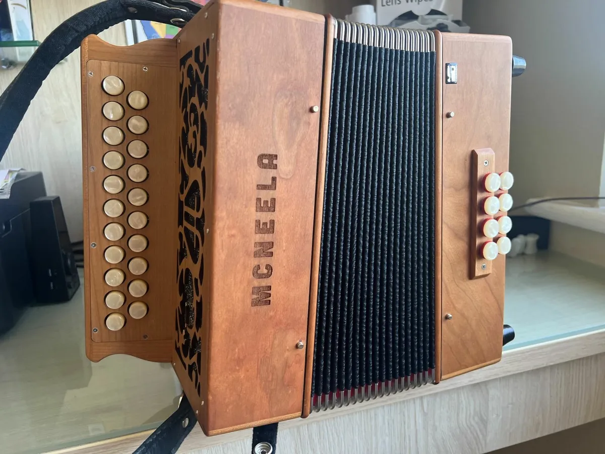 Button accordian - Image 1