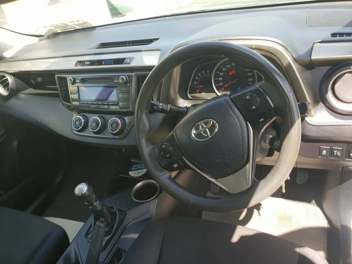 Toyota RAV4 2014 - Image 2