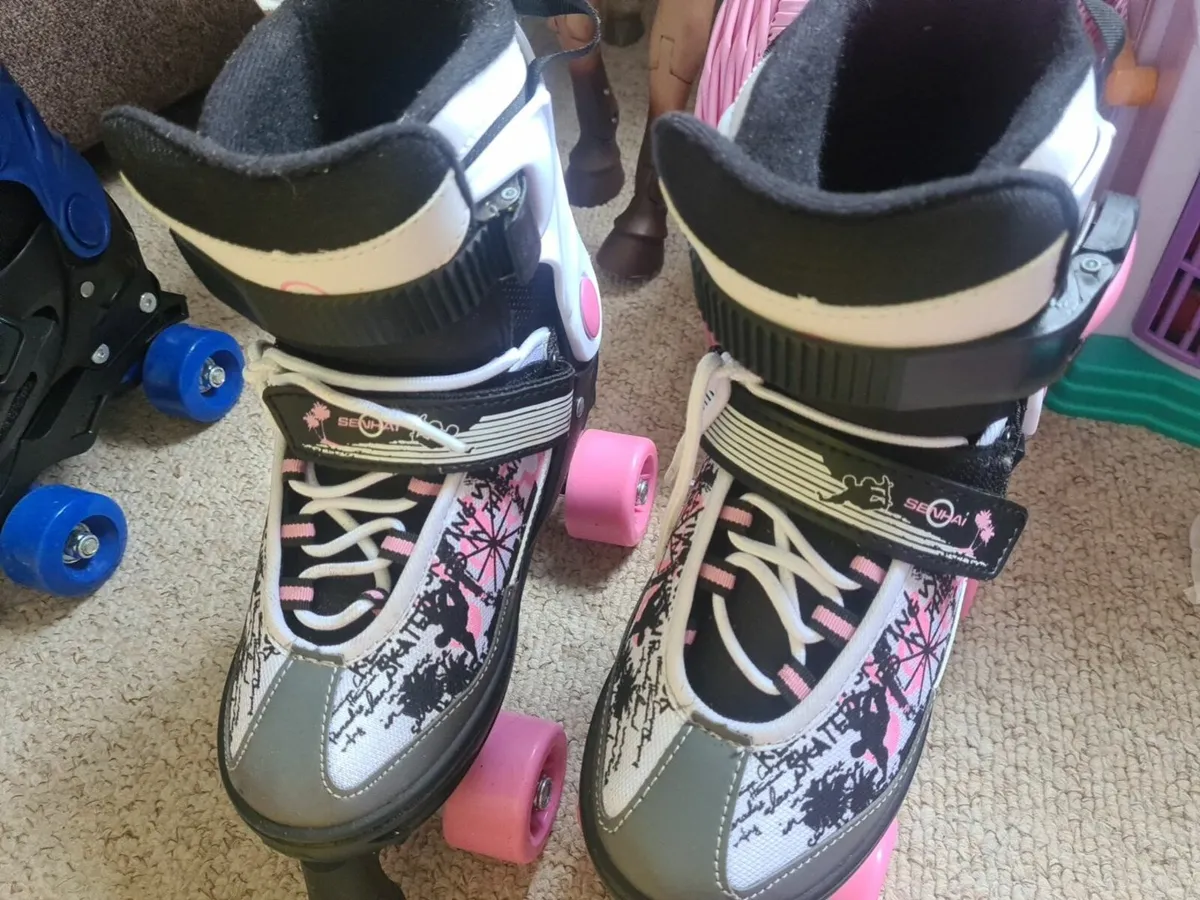 Pink roller skates - Image 3