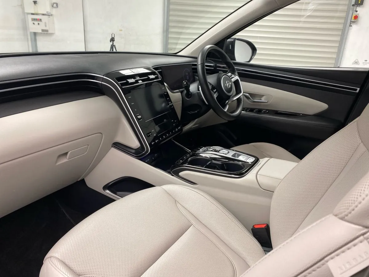 Hyundai Tucson 2WD Executive HEV Auto - Image 2