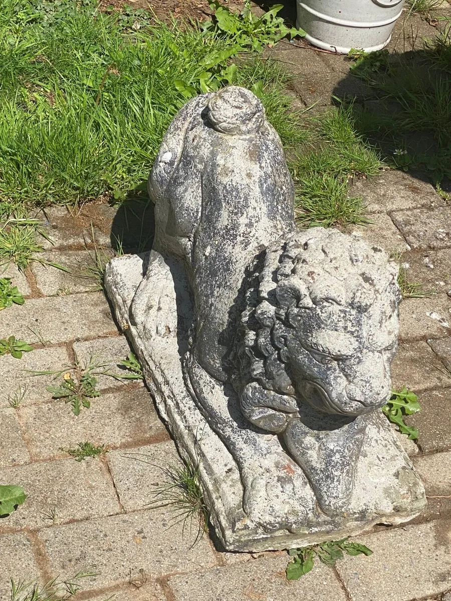 Garden statue lions - Image 2