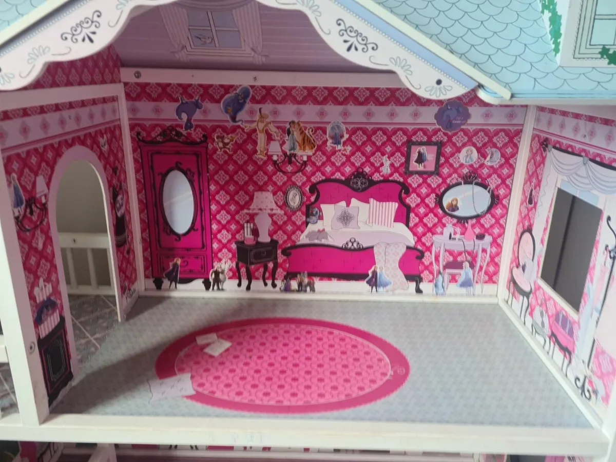 Big pink doll house - Image 3