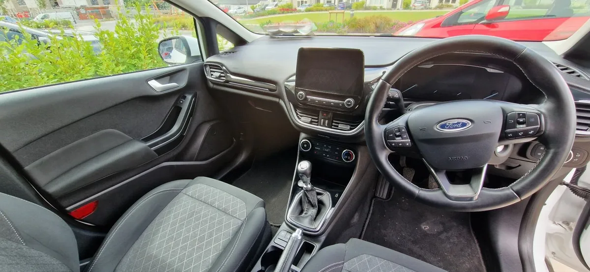 Ford Fiesta 2020 - Image 2