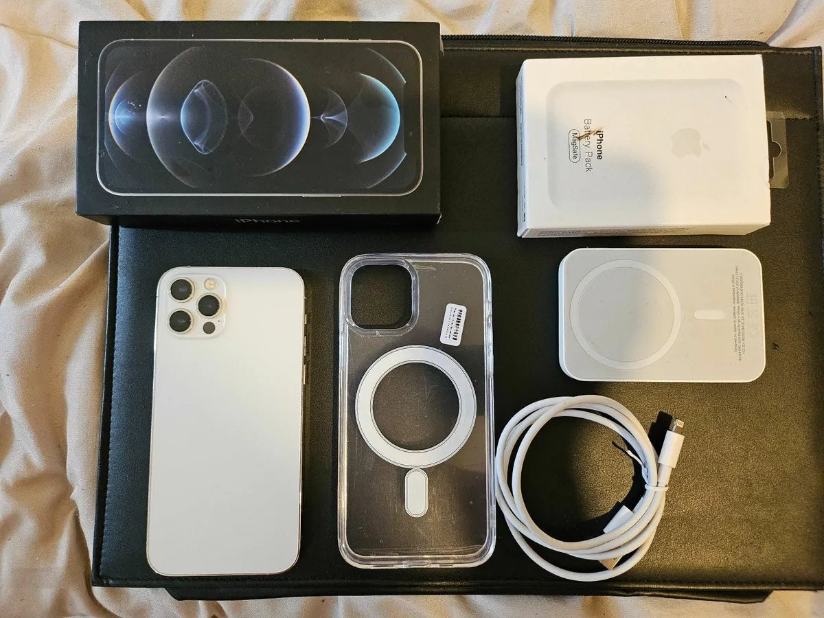 Iphone 12 pro + apple watch se gps - Image 1